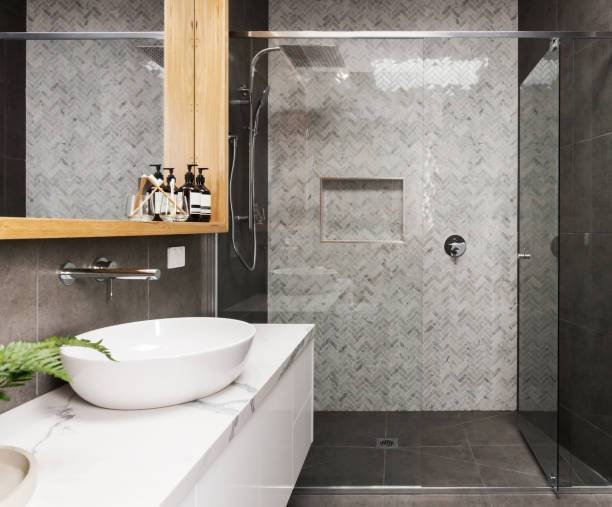 douche avec un carrelage mosaïque 